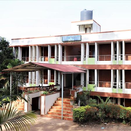 River Palace - A Valley View Hotel Panchgani Exteriér fotografie