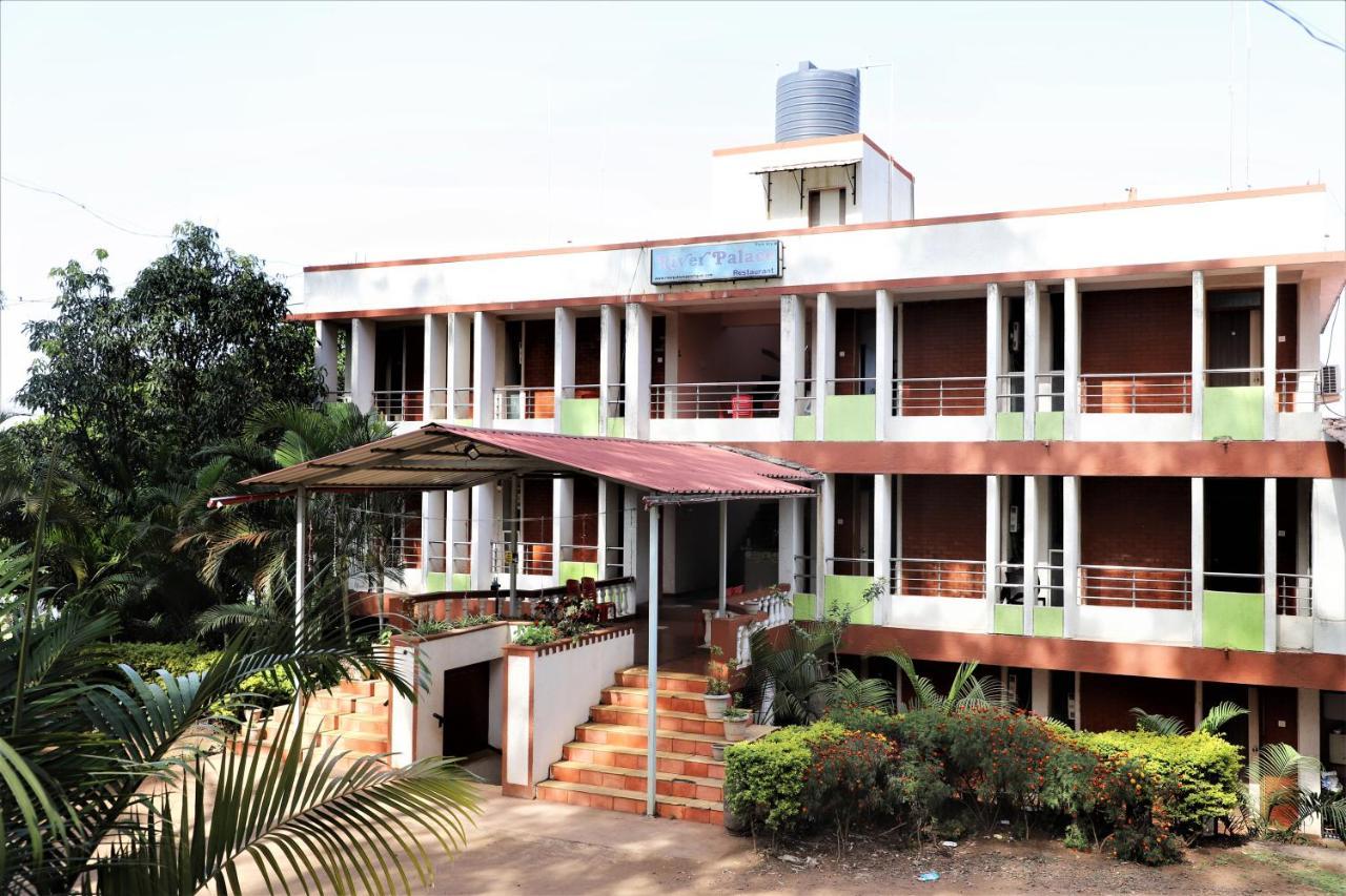River Palace - A Valley View Hotel Panchgani Exteriér fotografie