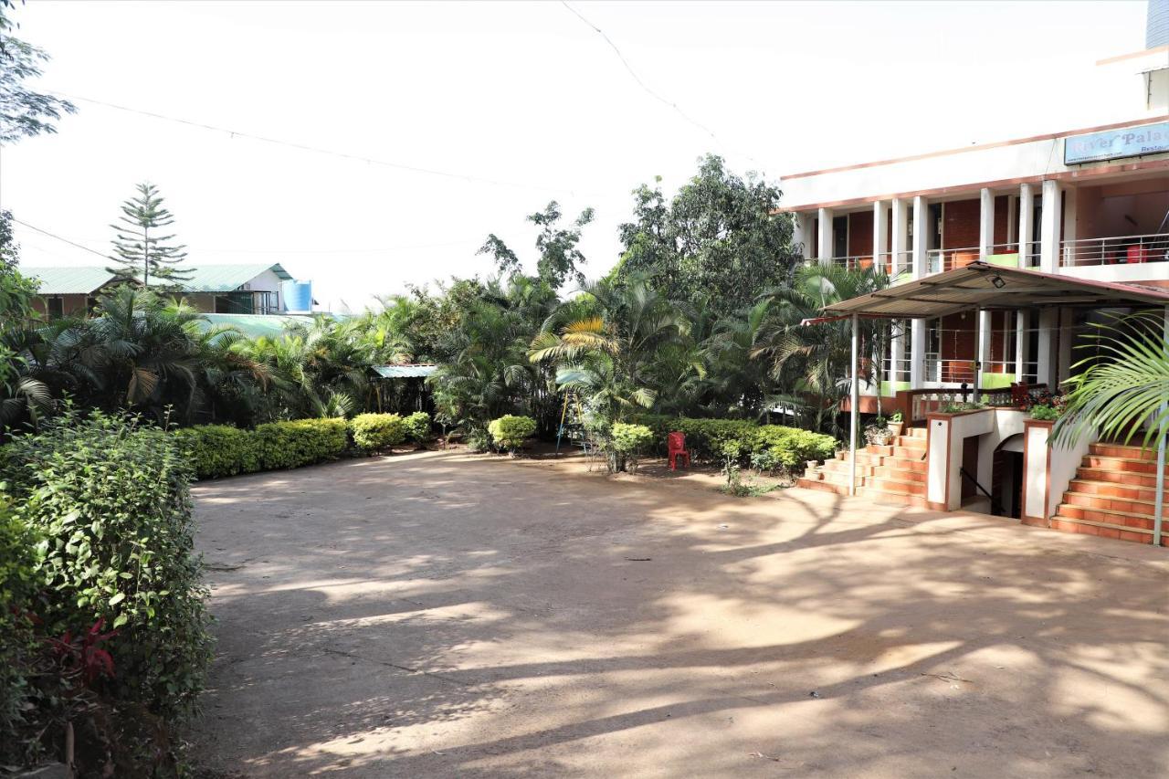 River Palace - A Valley View Hotel Panchgani Exteriér fotografie
